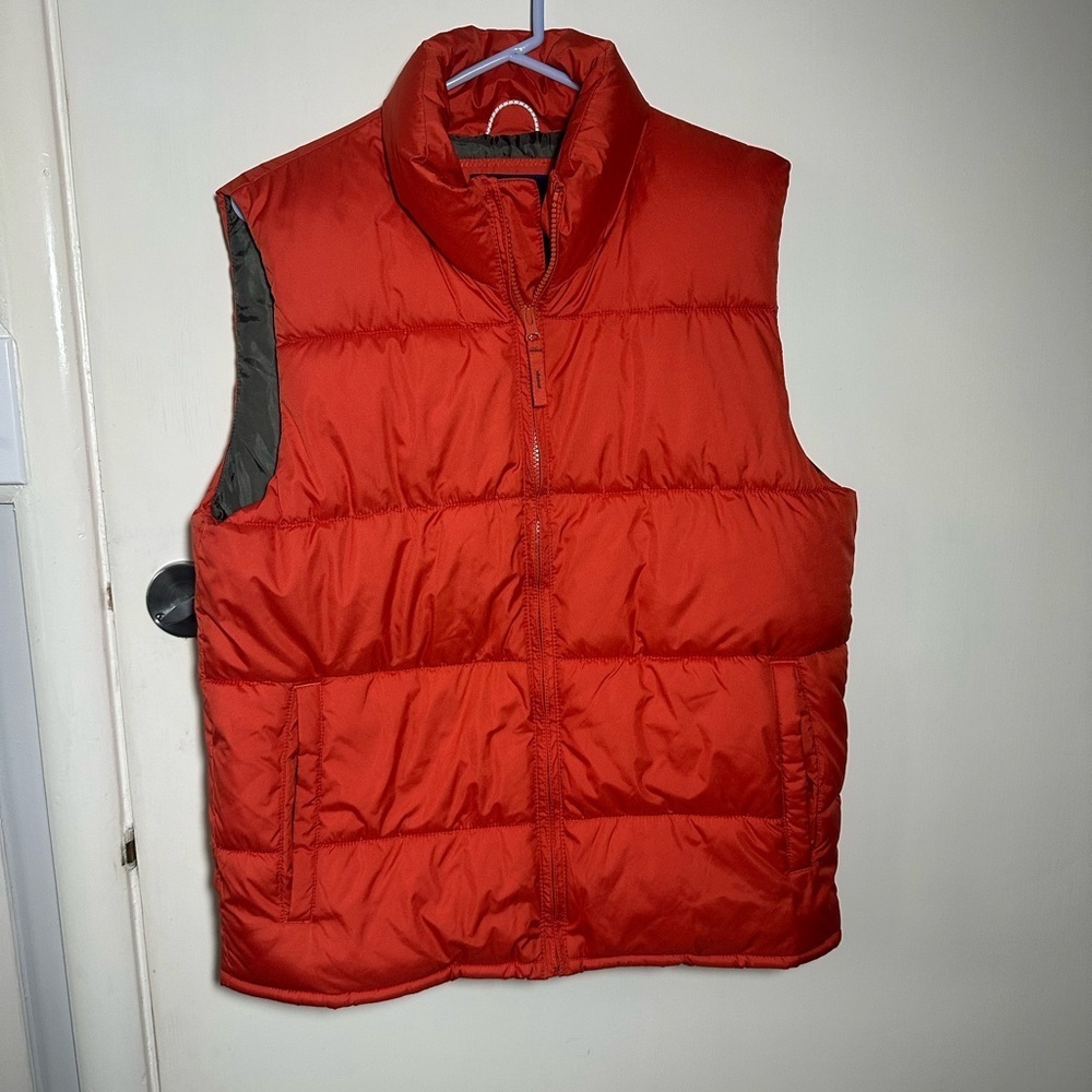 Old Navy Men's Bold Red Puffer Vest